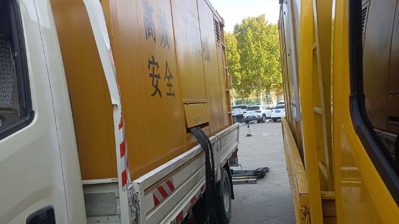 鼎湖如何判断柴油发电机组和UPS电源的切换时间是否符合要求？