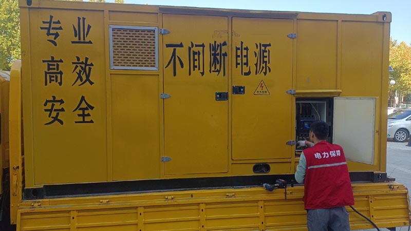 鼎湖柴油发电机组和UPS电源配合使用时，如何避免切换过程中的电力中断？